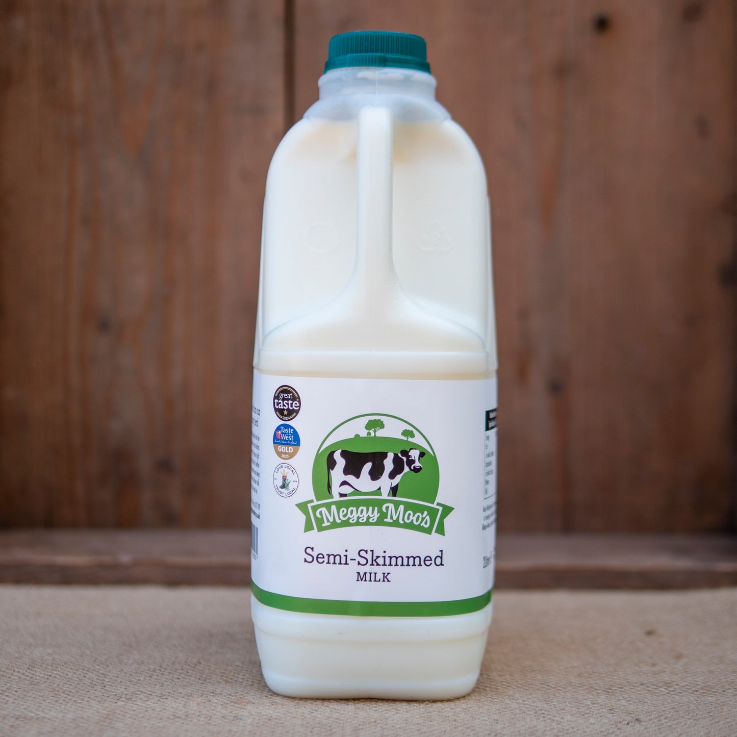 Meggy Moo's - Semi Skimmed Milk 2L